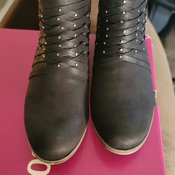 Booties - Picture 2 of 6